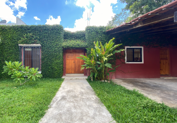 Casa de Una Planta en Renta en Chichi Suárez