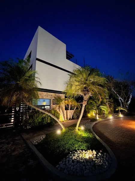 CASA DE LUJO EN VENTA Y RENTA EN TEMOZON NORTE MERIDA