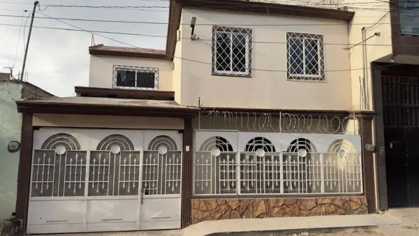 Oportunidad de Remate: Casa Independiente en Salamanca, Guanajuato MM8011