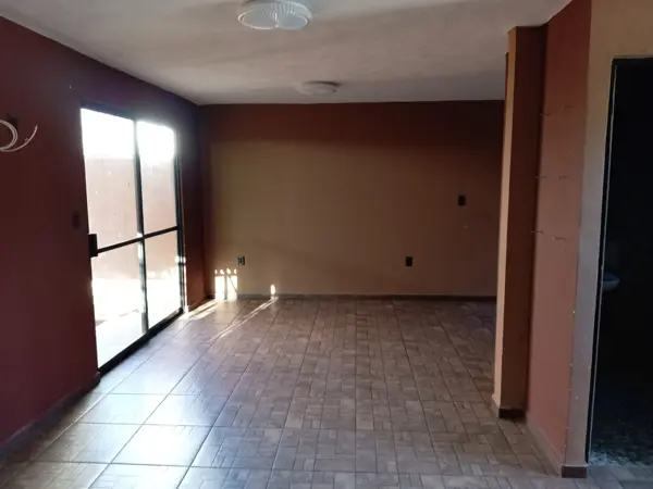 Casa en venta en Paseos de Chavarría, Mineral de la Reforma — foto 3 de 13