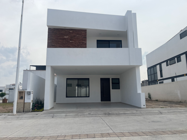 Casa en Renta en Santuaria Residencial