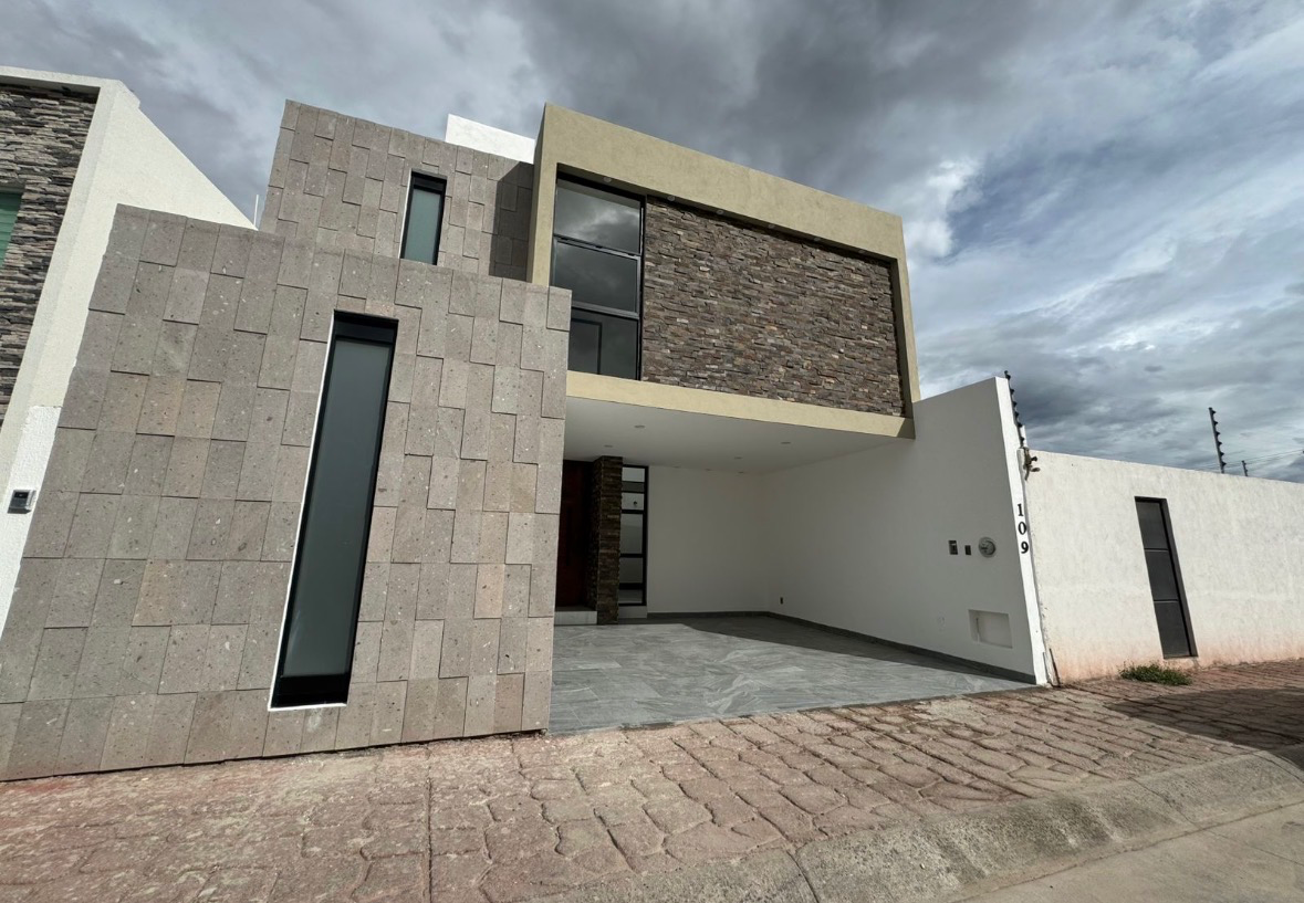 Casa en venta en Jardines de Santa Fe, León — foto 1 de 20