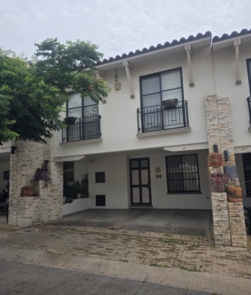 HERMOSA CASA EN VENTA MODELO VENETO EN FRACC. LOMBARDÍA | ZONA NORTE | ALBERCA | CASA CLUB | ÁREAS V