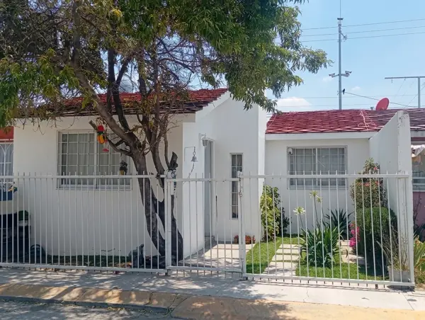 Casa en Privada con Portón eléctrico en Santa Matilde-¡Lista para ser habitada!