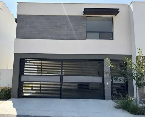 Casa en Venta en Los Linos, Santiago, Nuevo León 1