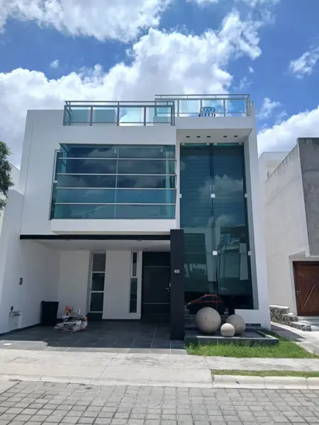 Casa en renta AMUEBLADA   en Puebla Lomas de Angelopolis II Parque puebla  blanca  Sonata