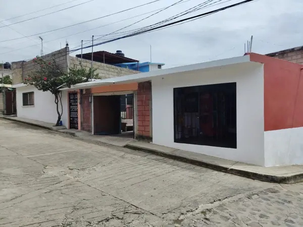 CASA SOLA EN SANTA MARIA AHUACATITLA
