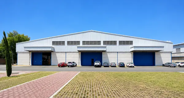RENTA NAVE DENTRO DE PARQUE INDUSTRIAL