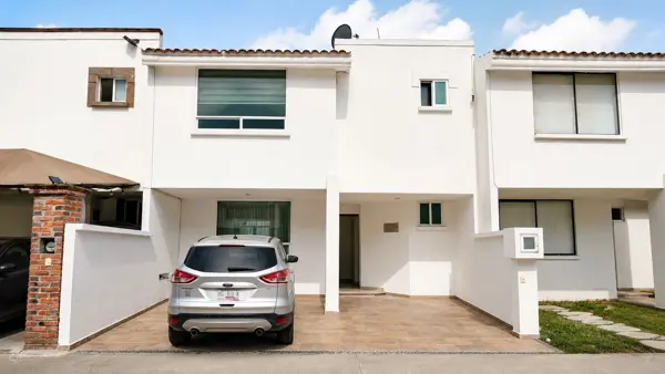 Casa en Venta la Carcaña Cholula Puebla en fraccionamiento residencial