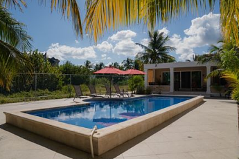 Casa en venta /  Amueblada Beachfront/ Telchac Puerto/ Pueblo Telchac Puerto