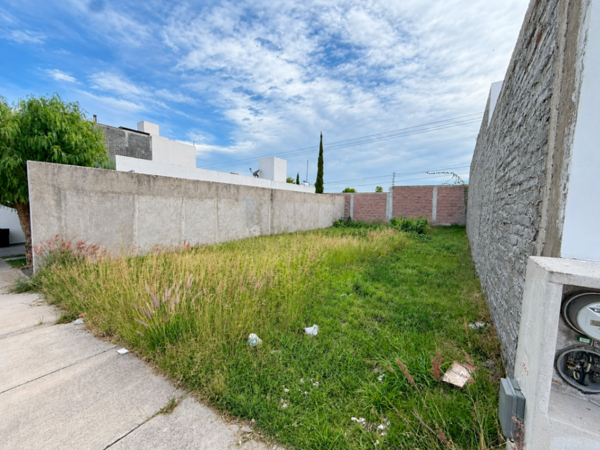TERRENO EN RESIDENCIAL O’LINDO IRAPUATO