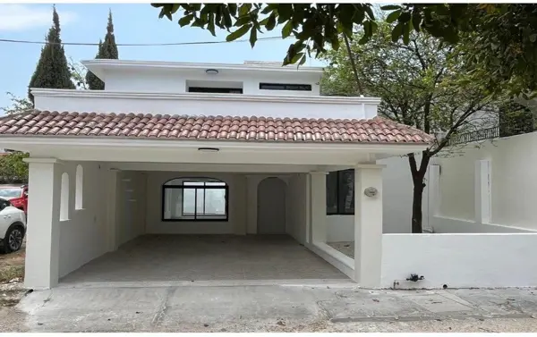 CASA EN VENTA PRIV LAGUNA TZISCAO
