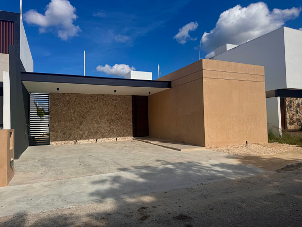 Casa Jade en Venta Residencial Tres Lunas, Cholul, Mérida, Yucatan