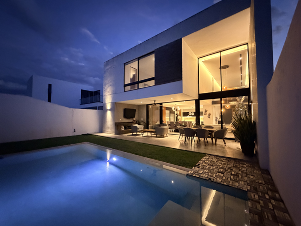 Venta de residencia equipada en Parque Natura Cholul | 3 rec, doble altura
