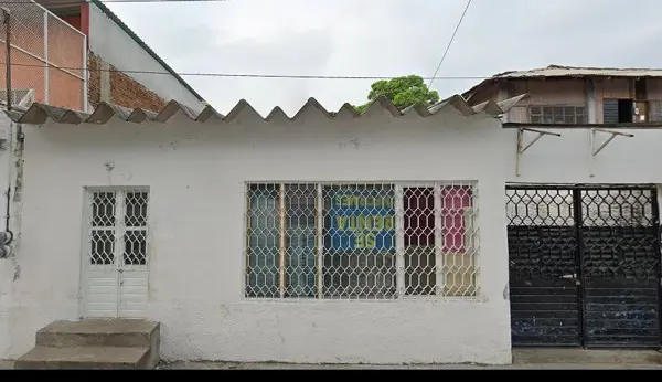 Se renta local comercial en 4ta. Sur Ote Fte al Estadio de FB Americano