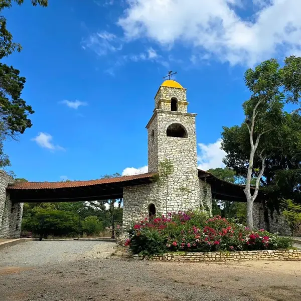 Terrenos en Venta: Uso Residenciales en Fracc. San Lorenzo Camino a Ocozocoautla