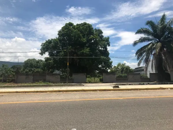 En Venta Terreno Comercial a orilla de Carretera Int., en Chiapa de Corzo, Chis.