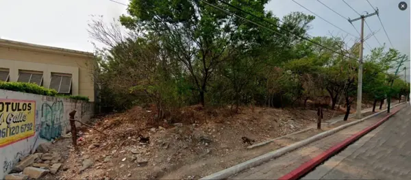 En venta excelente propiedad Comercial sobre Calz. Andrés Serra Rojas en Tuxtla