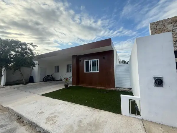 CASA EN PRADERAS DEL MAYAB CONKAL