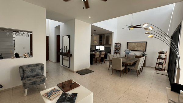 Venta de Casa en Gran Valle Cholul | 3 recámaras y piscina
