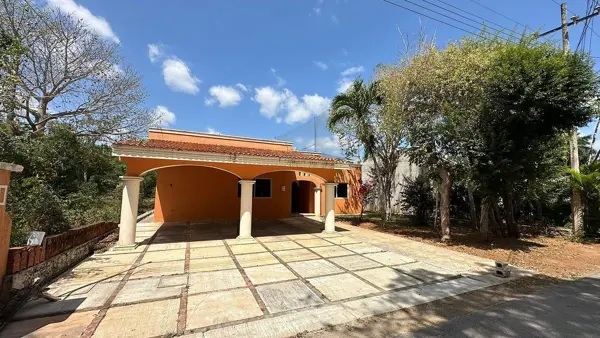Venta de Residencia en La Ceiba con Jardín y Terraza
