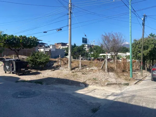 Terreno en Venta: Uso Comercial en Privada 9na sur Oriente, Tuxtla Gutiérrez
