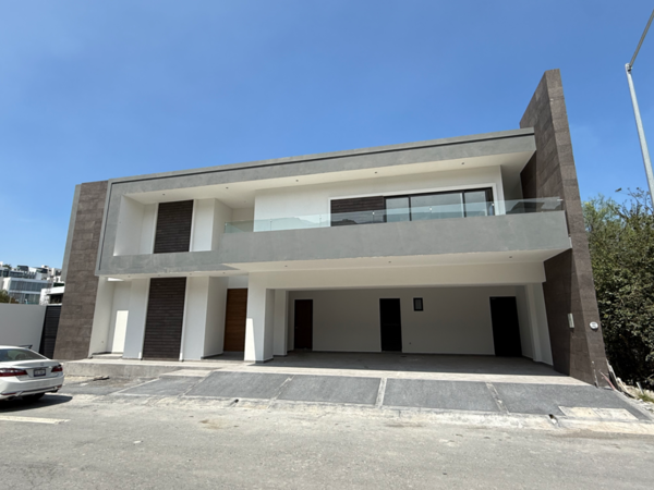 Casa en Venta Sierra Alta Zona Carretera Nacional Monterrey