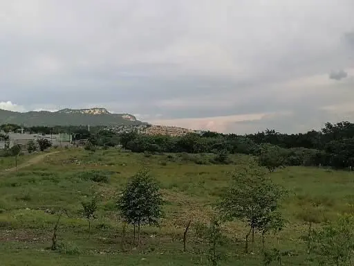 Se Vende  terreno comercial, en calzada Emiliano Zapata.
