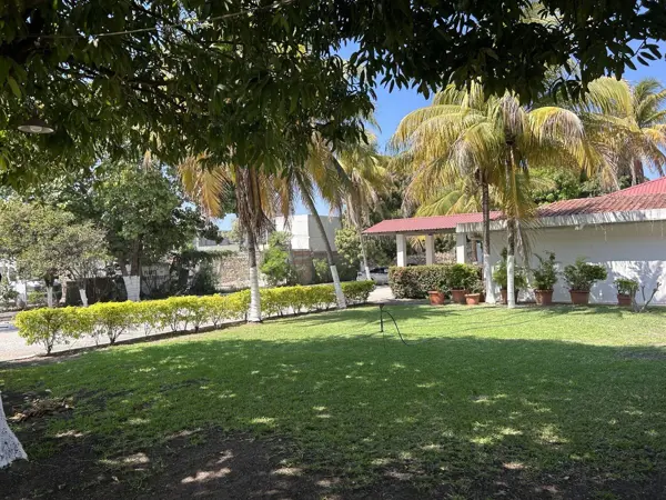 Salón de Fiestas en Venta, sobre 9na. Sur Ote, en Tuxtla Gutz. Salón de Fiestas en Venta, sobre 9na. Sur Ote, en Tuxtla Gutz.