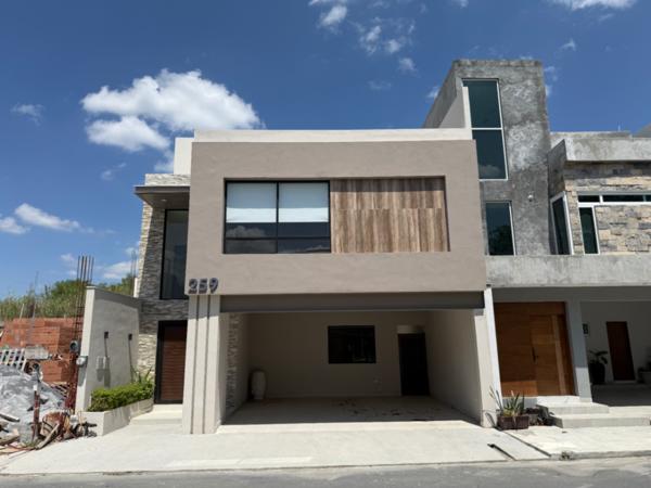 CASA EN VENTA LAS ESMERALDAS ZONA CARRETERA NACIONAL MONTERREY