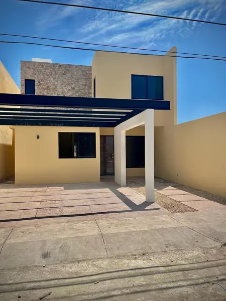 Casa de dos plantas en Pinos del Norte