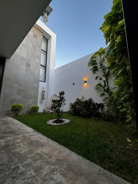 Casa con Alberca Semi-Olímpica en Venta en Dzitya