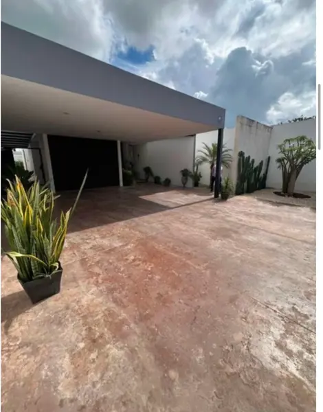 CASA EN VENTA EN DZITYA, MERIDA CON ALBERCA Y PANELES SOLARES