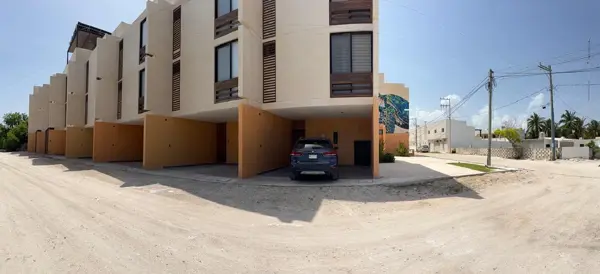 Townhouse A Esquina en Venta en Telchac Amaité