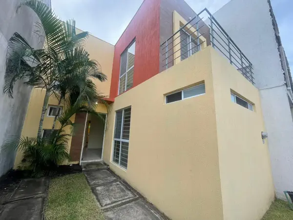 RENTO CASA EN MEDELLIN CERCA DEL PLAYA DE VACAS Y LAS VEGAS