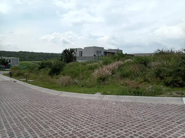 Terreno Habitacional esquina en Venta en El Molino Residencial y Golf, León