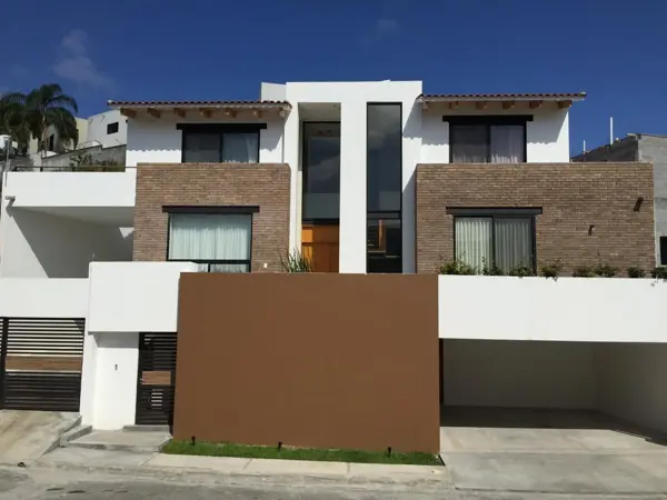 Casa en Renta en La Toscana, Monterrey - Carr Nacional, 3 Rec, con recámara en planta baja. Alberca