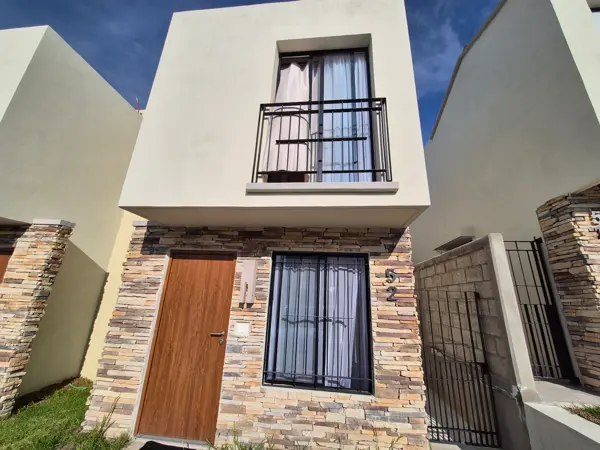 QUERETARO CASA NUEVA EN RENTA CAPITAL SUR