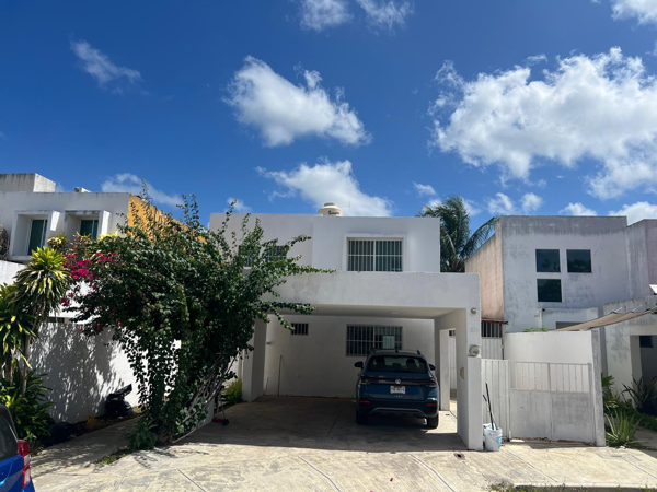 Casa en venta / Altabrisa / 2 recámaras