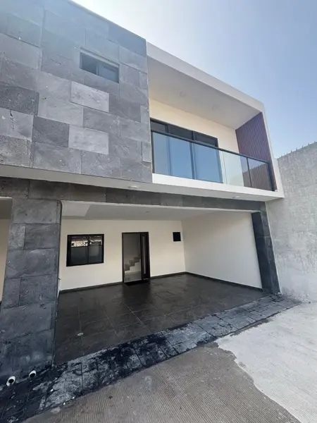 CASA EN VENTA EN LA COL. ADALBERTO TEJEDA, BOCA DEL RIO.