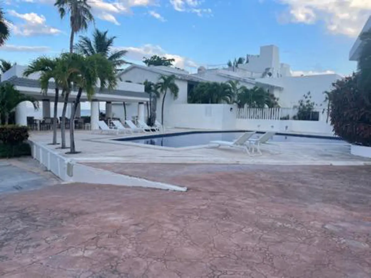 SE VENDE CASA EN ZONA HOTELERA CANCUN SE VENDE CASA EN ZONA HOTELERA CANCUN