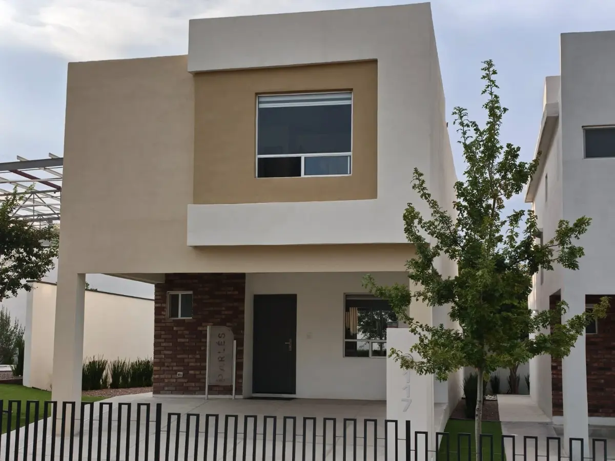 Casa en venta en Foret, Saltillo — foto 1 de 16