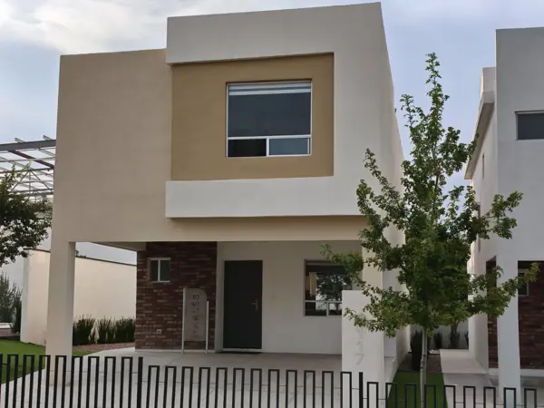 Casa en Venta al Sur de Saltillo, Fraccionamiento  Residencial Foret