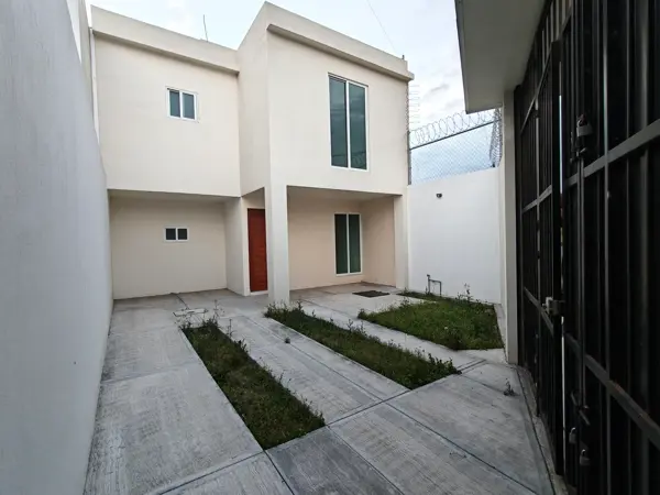 Casa en venta en Jardines de San Isidro, Apizaco — foto 2 de 9