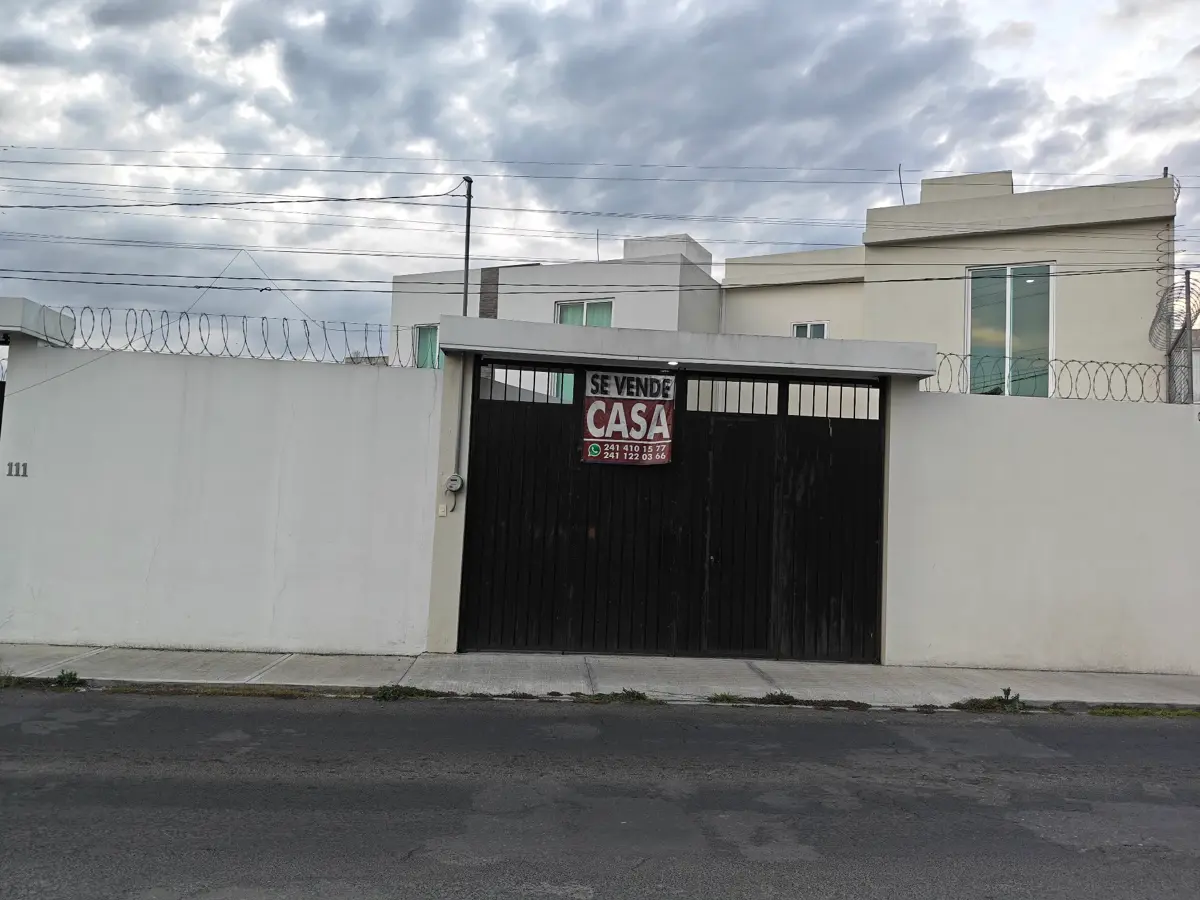 Casa en venta en Jardines de San Isidro, Apizaco — foto 1 de 9