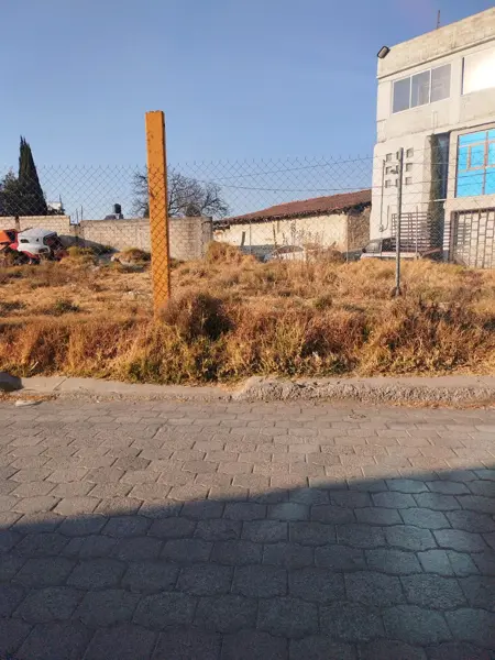 Terreno en esquina en Santa María Magdalena Ocotitlán
