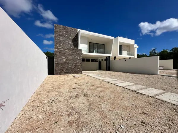 CASA EN VENTA EN MERIDA PRIVADA CON CAMPO DE GOLF