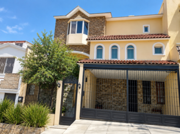 Casa en Venta en Colinas de San Jerónimo — foto 1 de 11