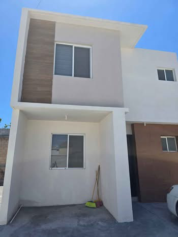 SE RENTA CASA AMUEBLADA EN LOMAS DEL VALLE