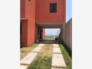 Casa en venta en Tequesquitengo, Jojutla, Morelos